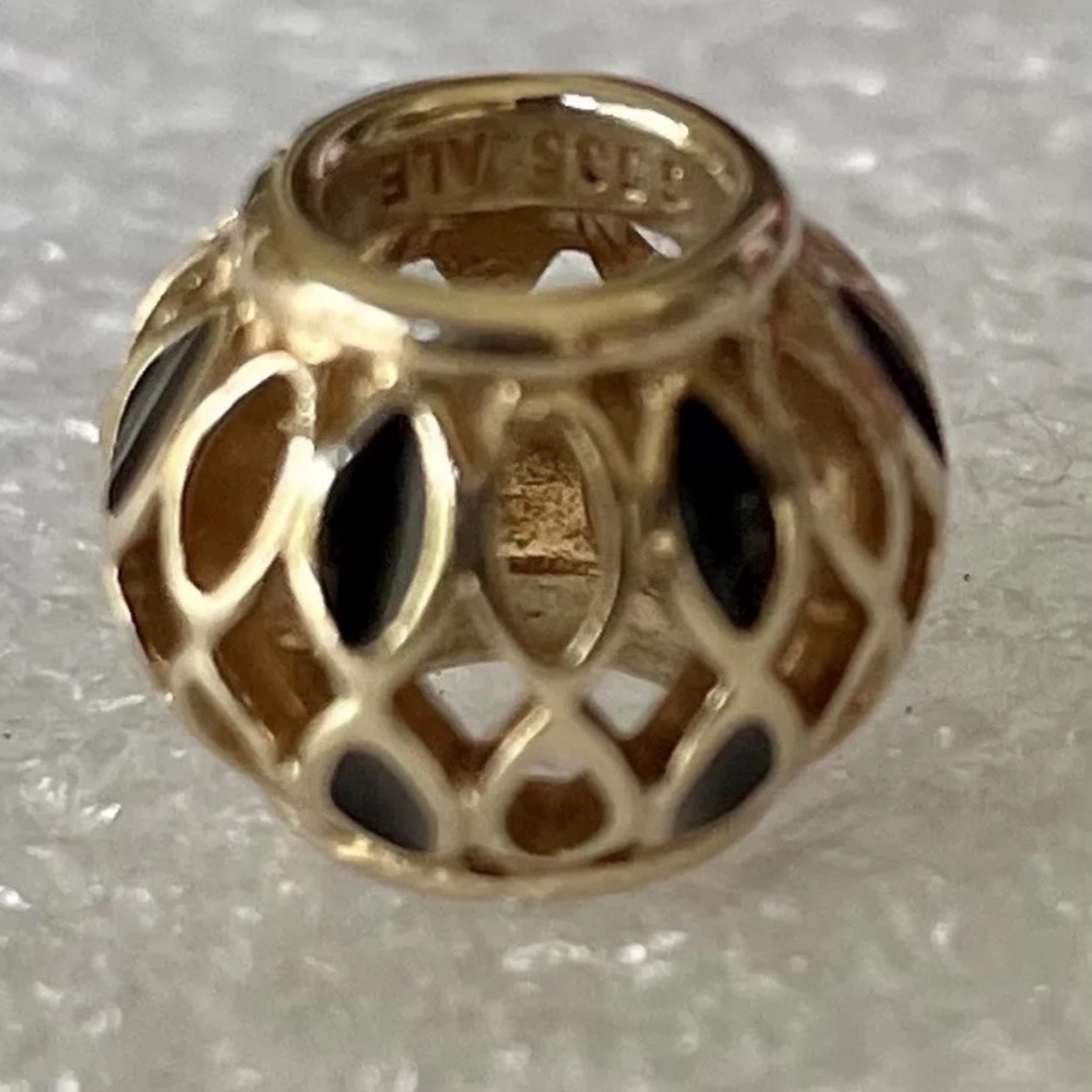 Authentic Pandora 14K Gold Royal Victorian Openworks Black Enamel Charm - Picture 5 of 6